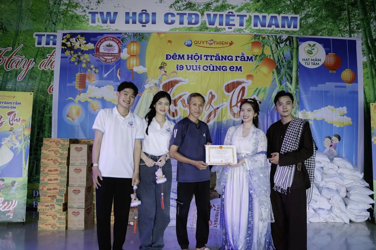 Biểu tượng hộp quà và tiền, minh họa các chương trình khuyến mãi và ưu đãi hấp dẫn tại sv88 top